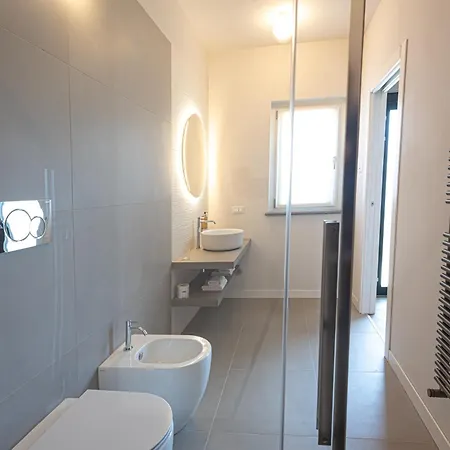 ゲストハウス Le Fare Fara Novarese