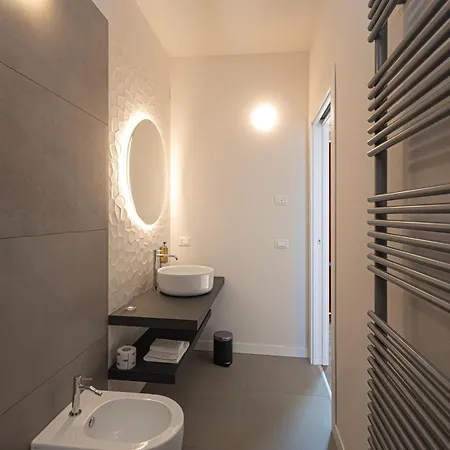 ゲストハウス Le Fare Fara Novarese